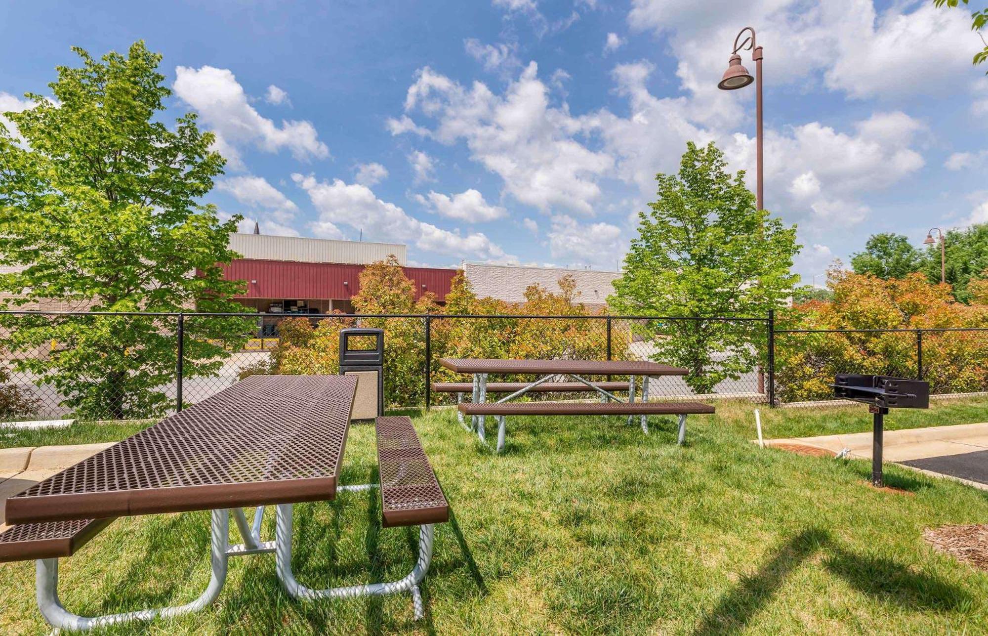 Extended Stay America Premier Suites - Фредериксберг Экстерьер фото